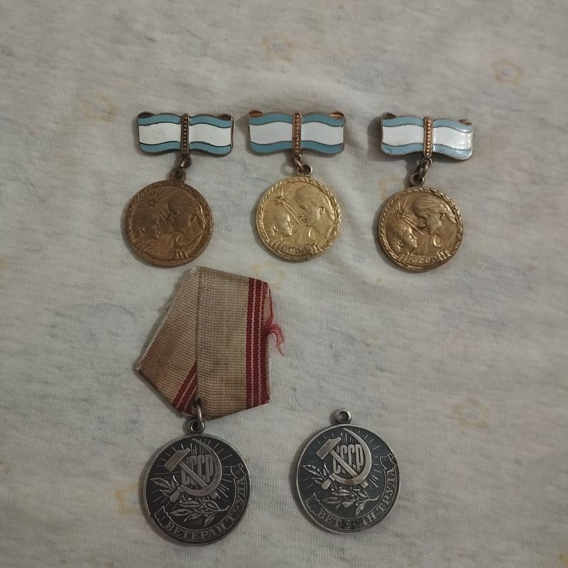 CCCP Medallar sotiladi, kelishilgan narxda qilib beriladi.