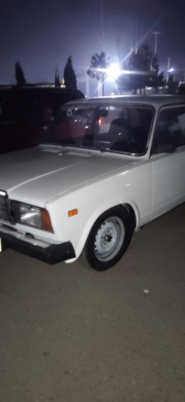 Srochna sotiladi Vaz 2107