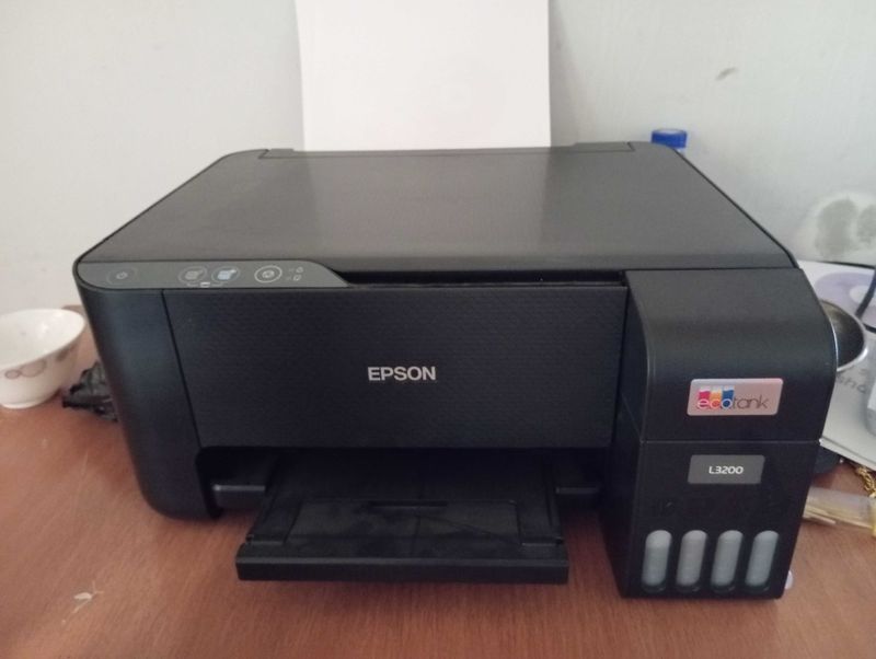 Цветной принтер Epson L3200 с полным заправкой