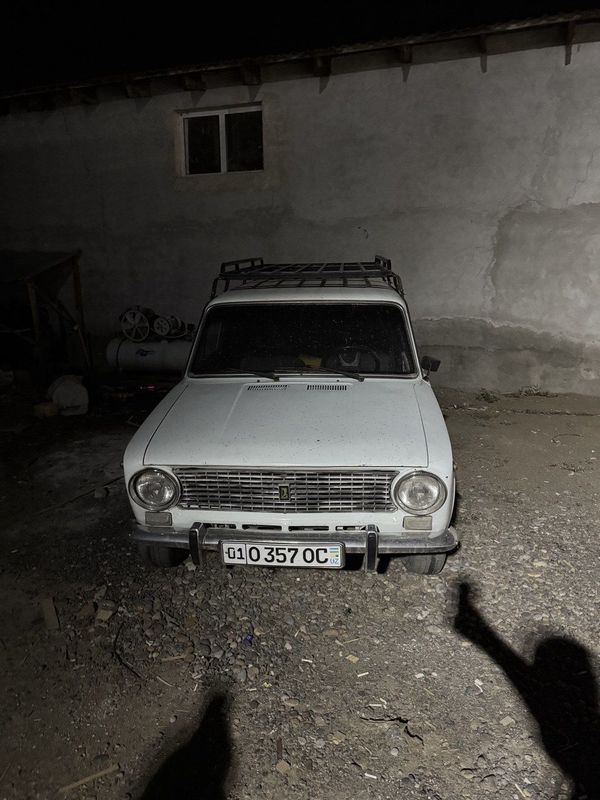 Jiguli 2102 sotiladi