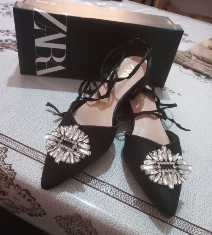 ZARA фирма аёллар оёк кийими ZARA фирма аёллар оёк кийими