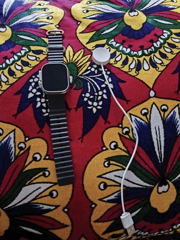 Smart Watch Zaryadchigi bilan Smart Watch Zaryadchigi bilan