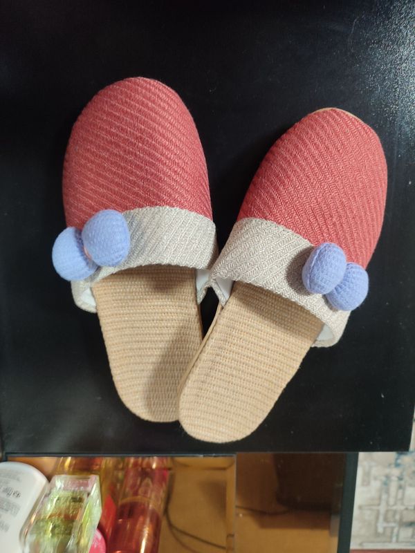 ayollar oyoq kiyimi
