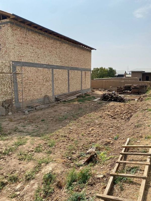 Yer sotiladi Uch qaxramon Obot maxalla sotigi 12.000$ dan 4 sotiq Yer sotiladi Uch qaxramon Obot maxalla sotigi 12.000$ dan 4 sotiq
