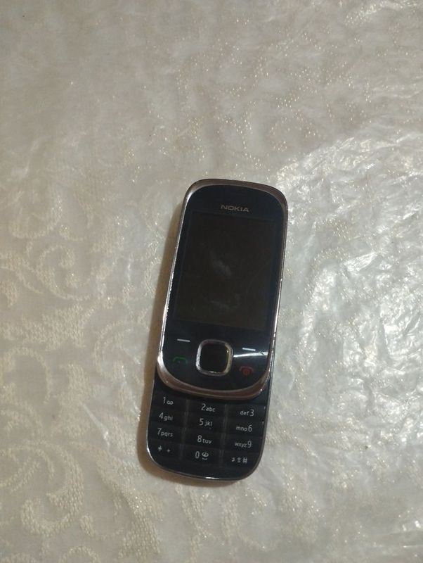 Nokia slayderli retro Nokia slayderli retro