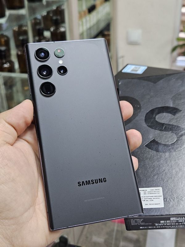 Samsung S22 Ultra xotirasi 12/256GB