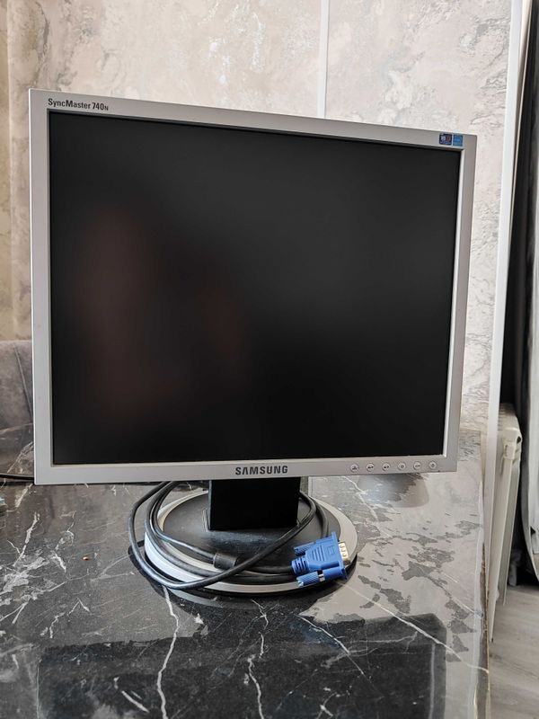 Продам 17" монитор Samsung Продам 17" монитор Samsung