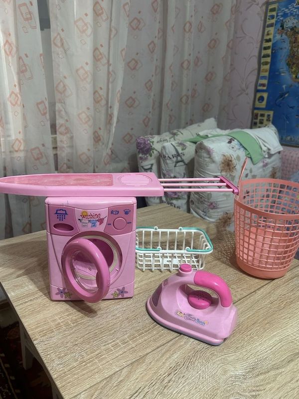 Игрушечная стиральная машина Игрушечная стиральная машина