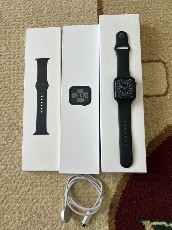 Apple watch se2 44 mm black Apple watch se2 44 mm black