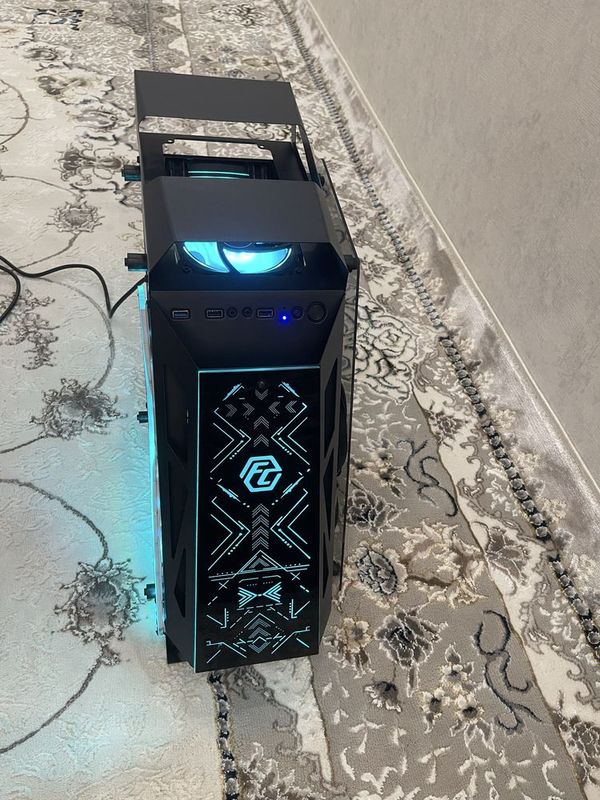 Игровой компьютерный кейс Игровой компьютерный кейс
