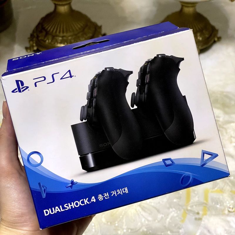 Playstation 4 ni djostiki uchun Zaryadchik Playstation 4 ni djostiki uchun Zaryadchik