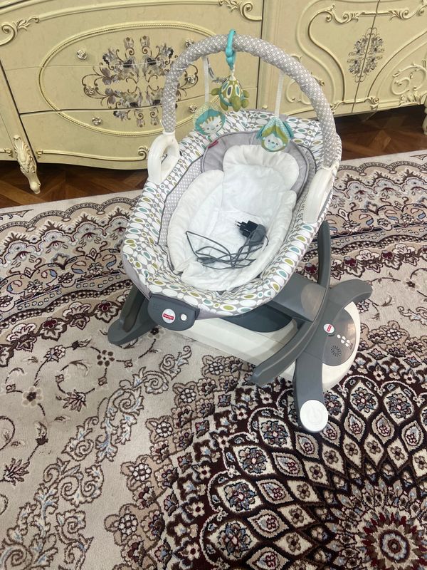 Детская качалка Fisher price состояние отличное ! Детская качалка Fisher price состояние отличное !