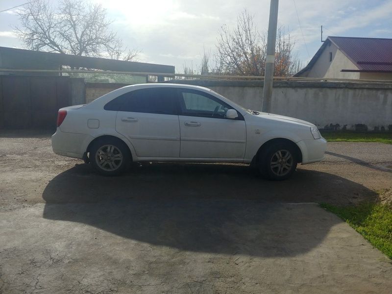 Lacetti 2010 3-pozitsiya avtomat