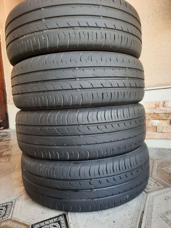 195/65R15 Continental.