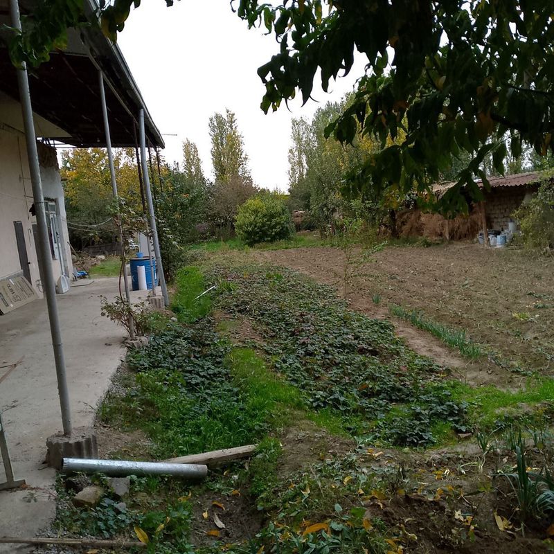 Usastka yer uy sotiladi Usastka yer uy sotiladi