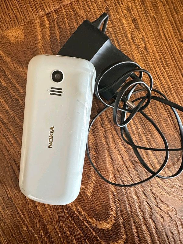 Nokia 130, oq + seriy rang,ishlashi zor Nokia 130, oq + seriy rang,ishlashi zor