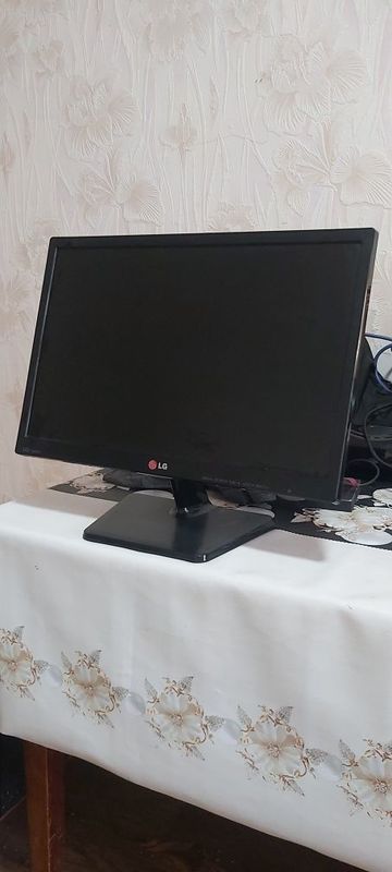 Продается монитор LG 19"