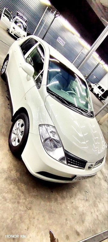 Nissan tiida 1.8 2008 йил холати идеалний Nissan tiida 1.8 2008 йил холати идеалний