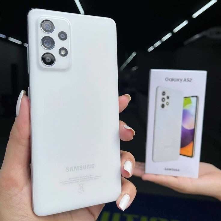 НЕДОРОГО. Самсунг А52. В коробке, все бумаги. SAMSUNG A52. Чехол есть.