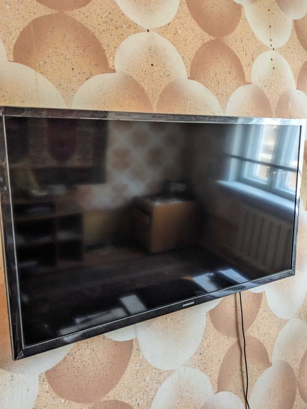 Продается телевизор Samsung 32N5300 Продается телевизор Samsung 32N5300