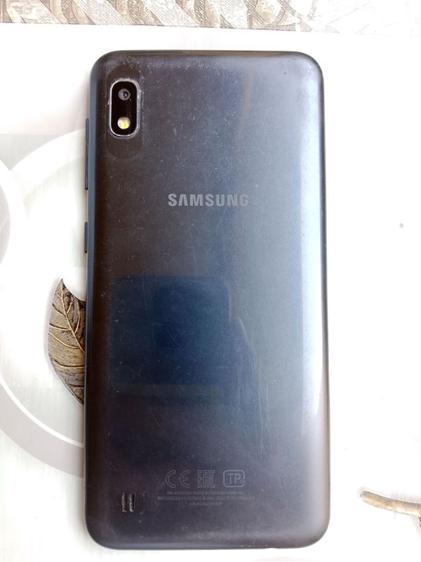 Samsung Galaxy A10 Samsung Galaxy A10