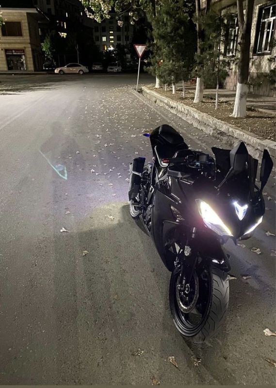 KAWASAKI R3 SOTILADI 3000$ holati yaxshi