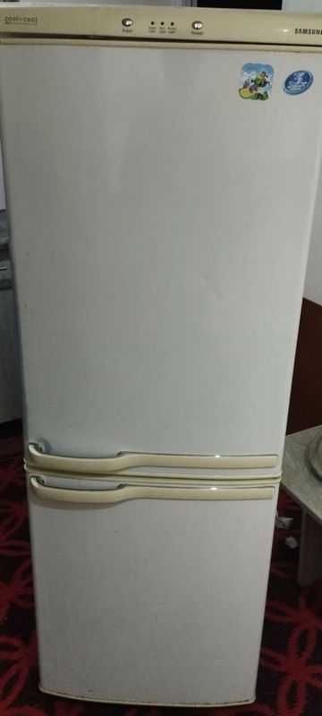 продам холодильник Самсунг б/у продам холодильник Самсунг б/у