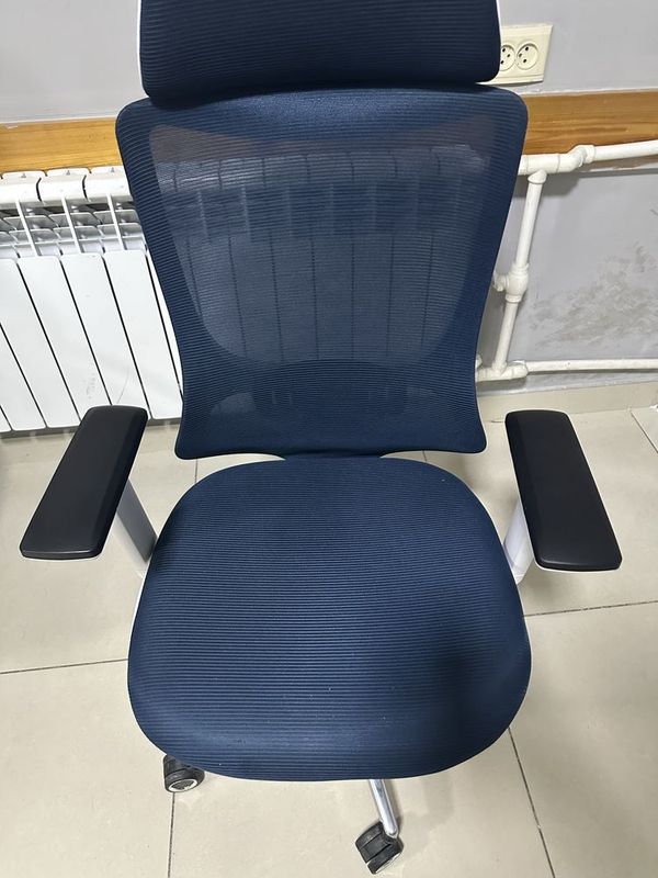 Kreslo FLEXION dafnadan olingan Kreslo FLEXION dafnadan olingan