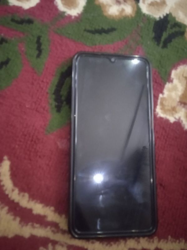 samsung A12 holati yaxshi samsung A12 holati yaxshi
