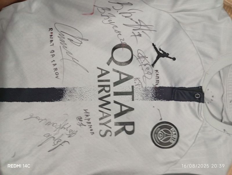 Psg futbolkasi estalik imzo dastxat futbolchilar dasxati Psg futbolkasi estalik imzo dastxat futbolchilar dasxati
