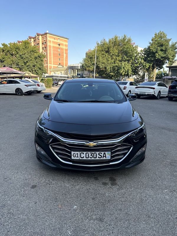 Продаю свой автомобиль Cevrolet Malibu turbo 1,5