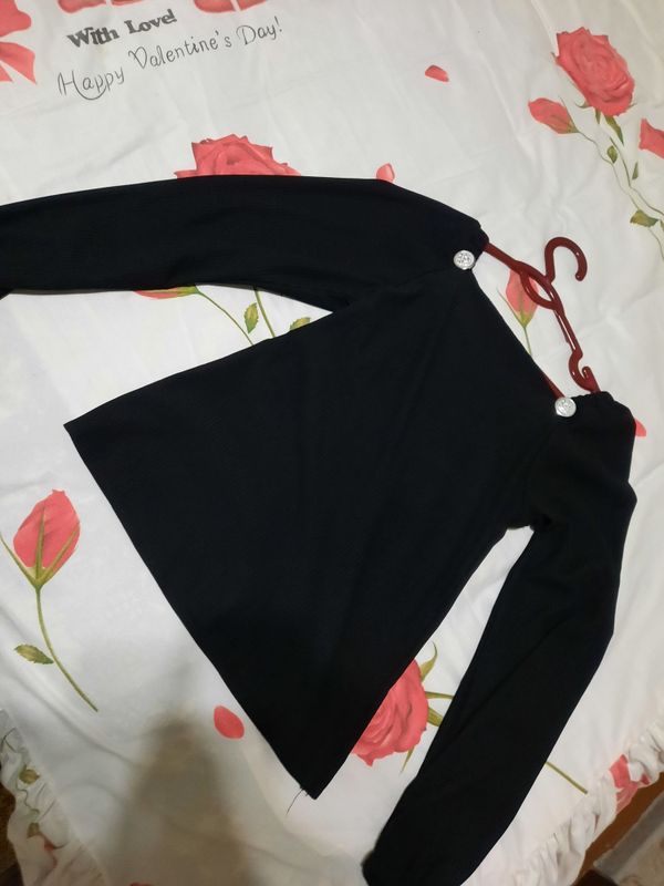 Shoshilinch! Elegant bluzka faqat 60 mingga – hozir olib ketsangiz”