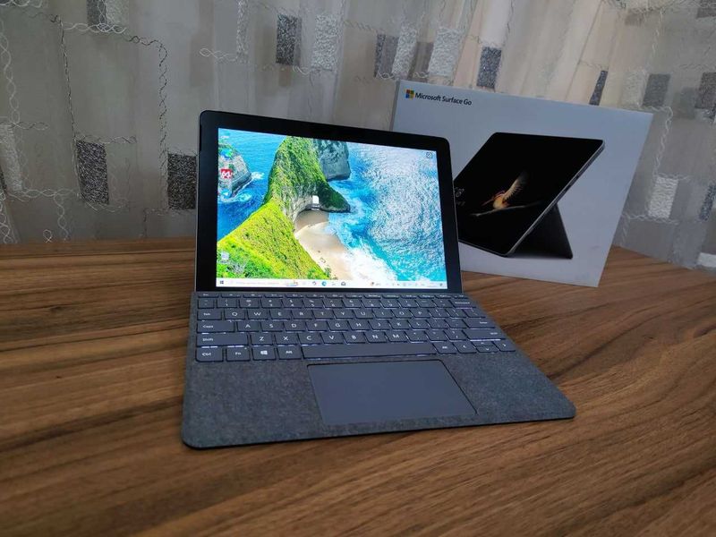 Microsoft Surface Go Microsoft Surface Go