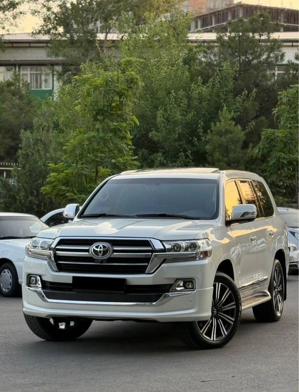 Toyota Land Cruiser 200 4.0L Toyota Land Cruiser 200 4.0L