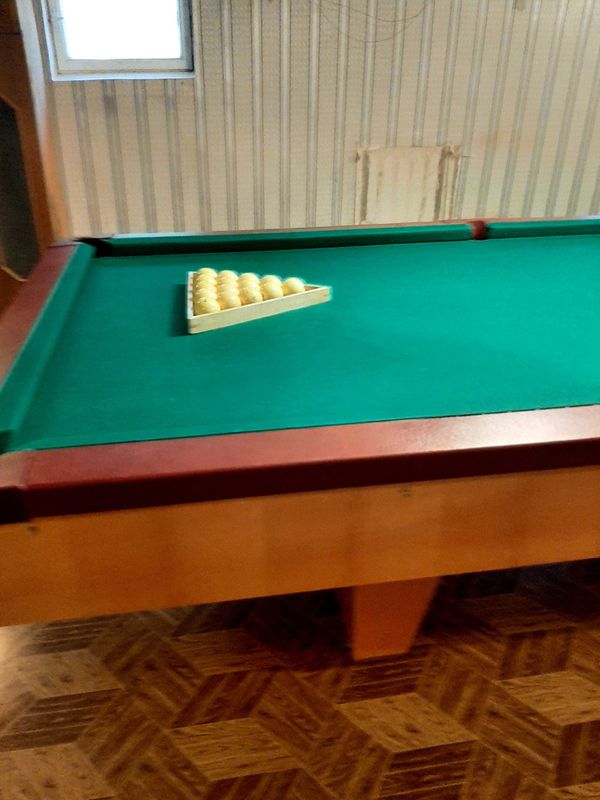 Стол бильярдный+ шары+кии