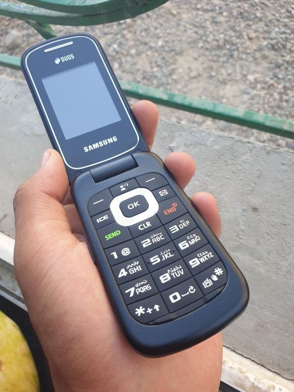Samsung Gusto 3 ideal xolatda