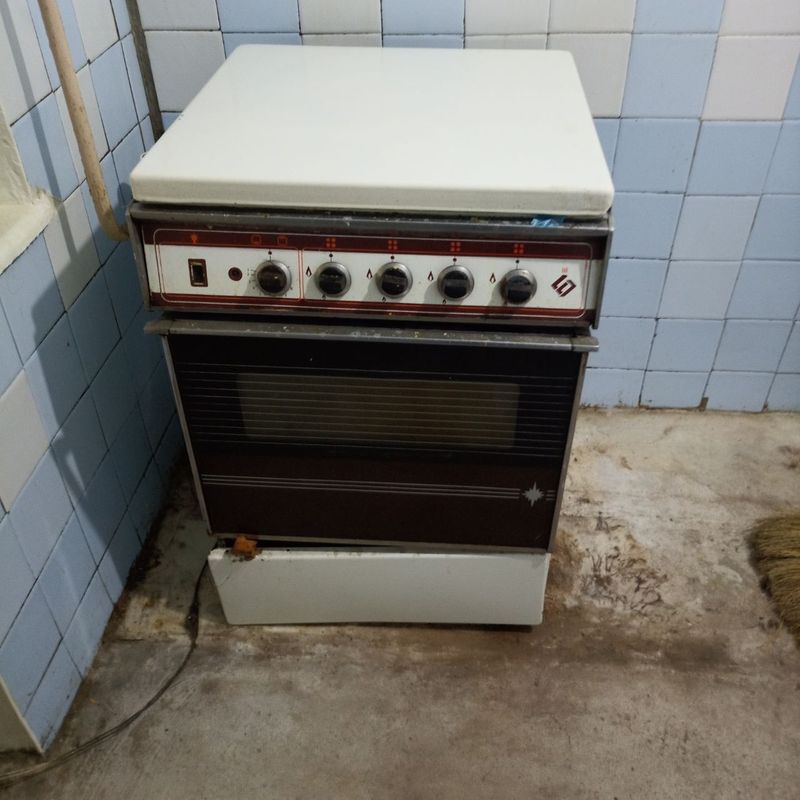 Продаётся газовая плита сср Продаётся газовая плита сср