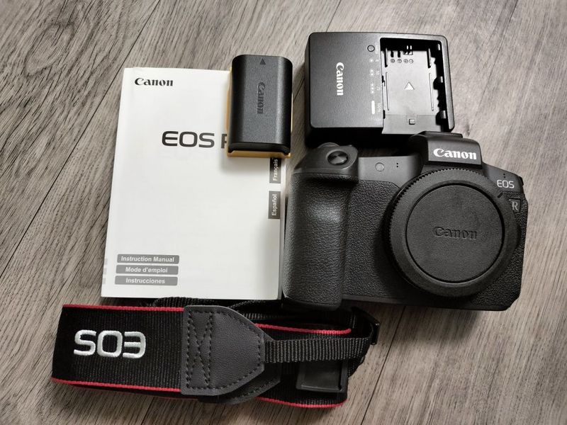 Canon eos R body ef-R ikkinchi versiya perexadnik bilan sotiladi Canon eos R body ef-R ikkinchi versiya perexadnik bilan sotiladi