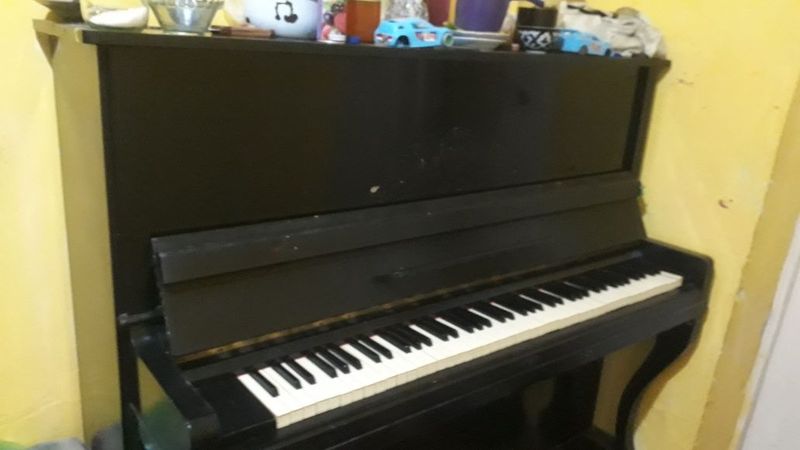 Pianino "BELARUS" Pianino "BELARUS"