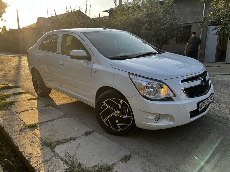 Скитка SROCHNA Kovani Bentley R17 va Balon RATOLLA 225/55/17R bilan Скитка SROCHNA Kovani Bentley R17 va Balon RATOLLA 225/55/17R bilan