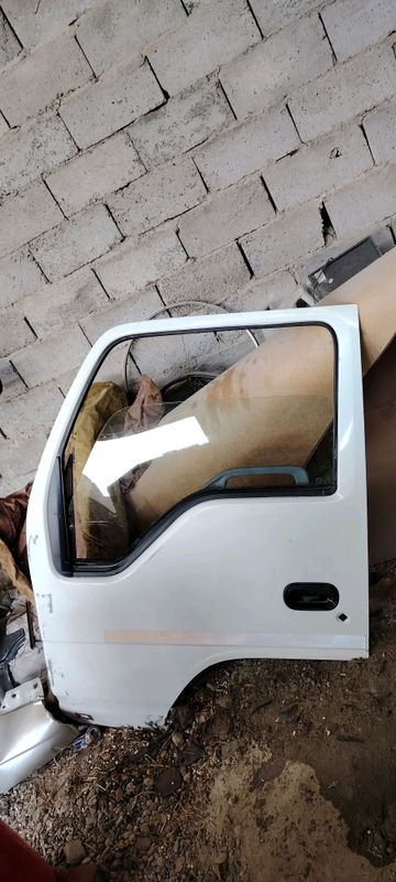 5 ton salarka isuzuzni chap tomoni eshik kamplekt 5 ton salarka isuzuzni chap tomoni eshik kamplekt