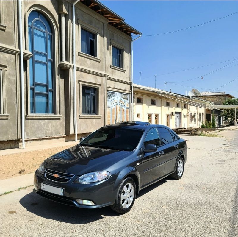 Срочно продаётся Gentra автомат Срочно продаётся Gentra автомат