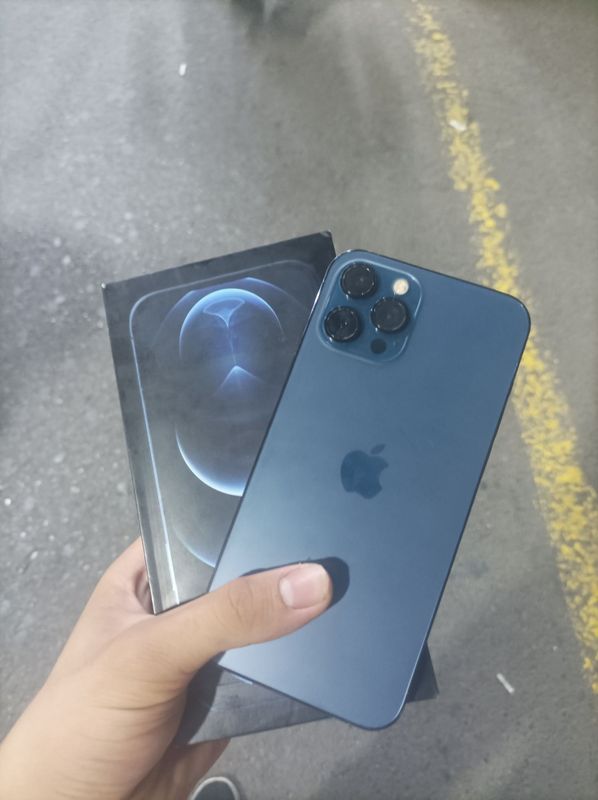 Iphone 12 pro max karobka Iphone 12 pro max karobka