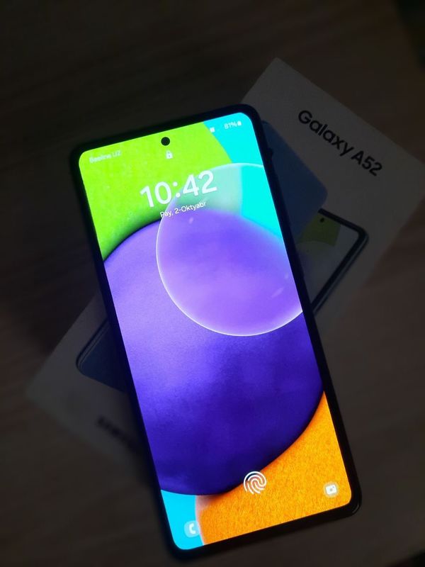 Samsung galaxy A 52 xolati ideal 8/256 aybi yoq