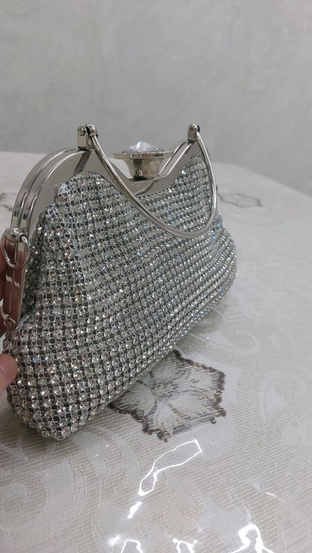 Ayollar sumkachasi Ayollar sumkachasi