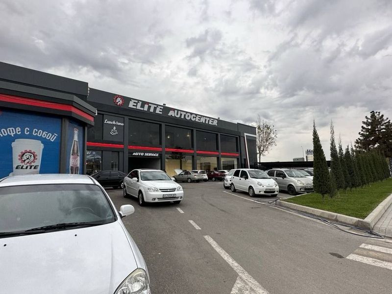 Рохат круг отдельно стоящее здание 13соток 3уровней 3000кв.м первая ли Рохат круг отдельно стоящее здание 13соток 3уровней 3000кв.м первая ли