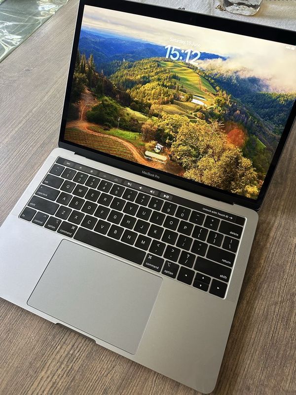 MacBook Pro 2019 13". i5/8/256