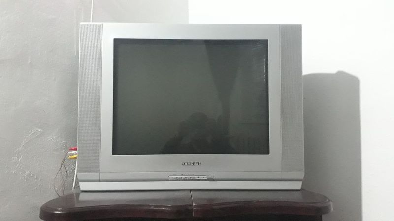 Samsung televizo'r 72 lik