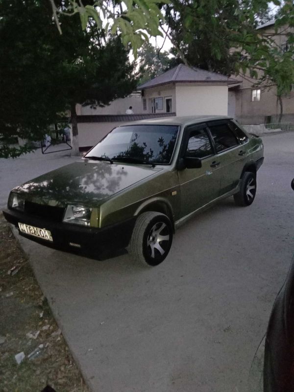 Лада 21099 на ходу Лада 21099 на ходу