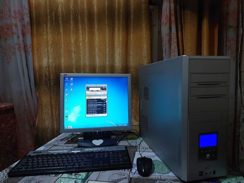 Продаётся компьютер для дома и офиса Продаётся компьютер для дома и офиса